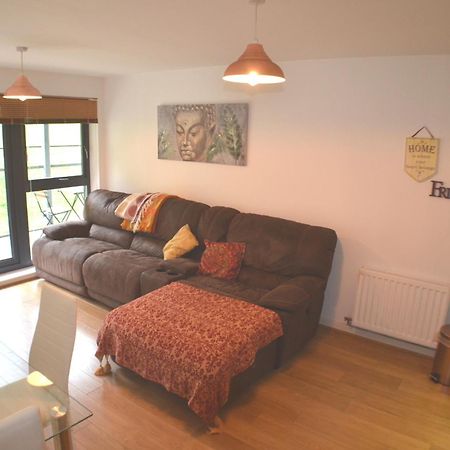 Brentwood Town Retreat - Large 2 Bedroom Apartment エクステリア 写真