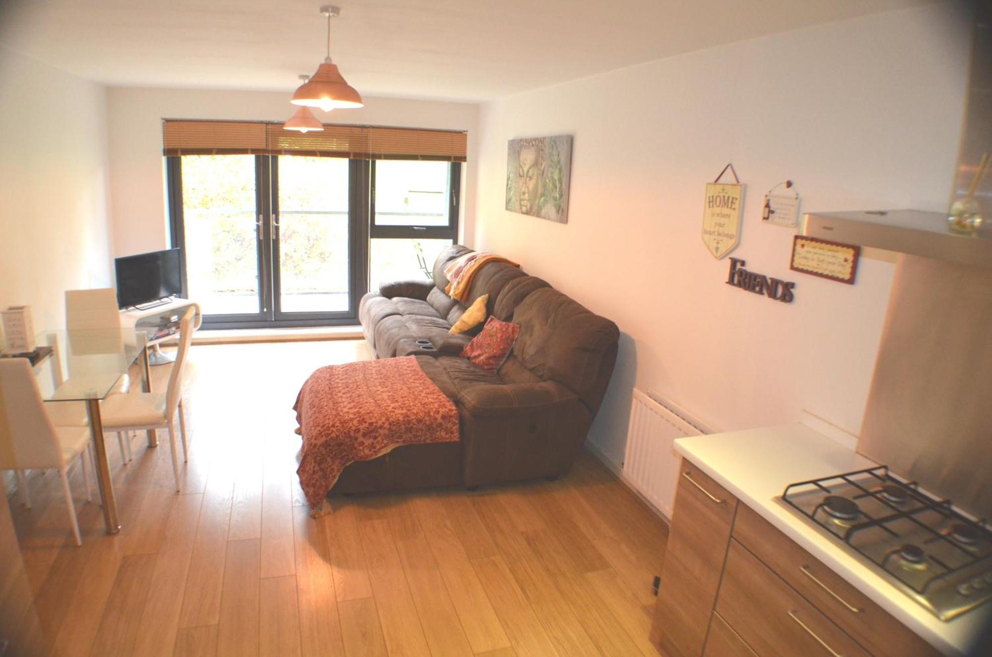 Brentwood Town Retreat - Large 2 Bedroom Apartment 部屋 写真